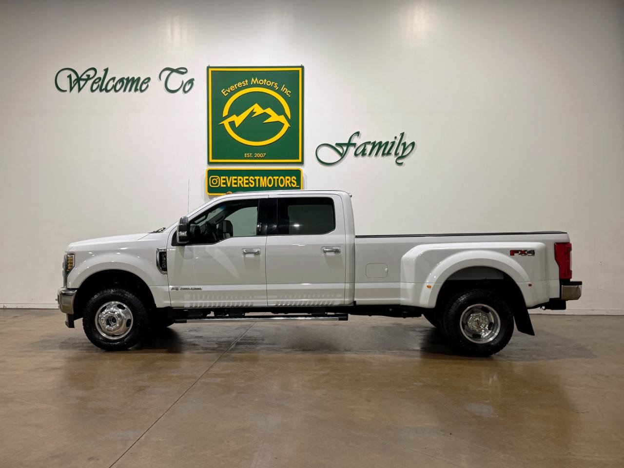 Used 2019 Ford F350 XLT w/ XLT Premium Package AWD/4WD image 5