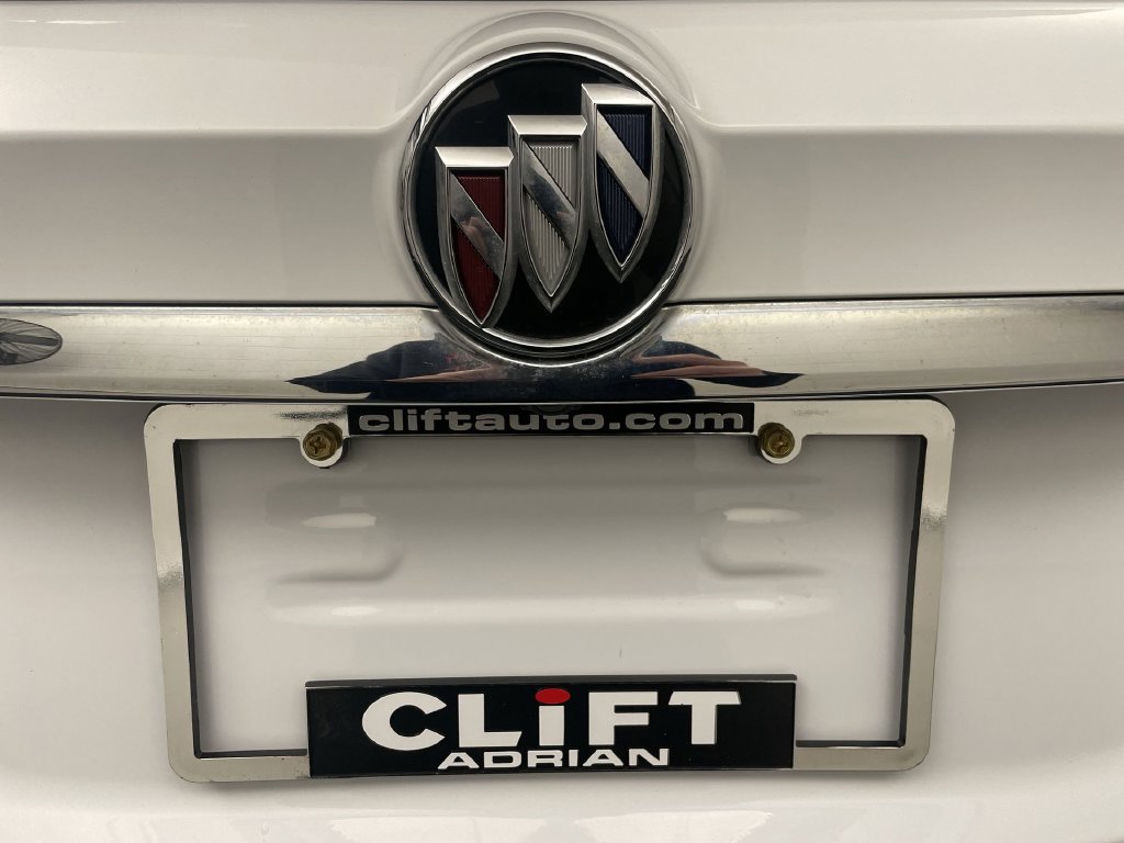 Used 2021 Buick Encore Preferred AWD/4WD image 23