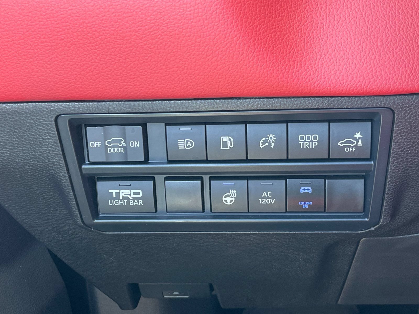 Used 2024 Toyota Sequoia TRD Pro AWD/4WD image 33