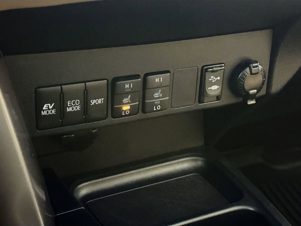 Used 2017 Toyota RAV4 Limited AWD/4WD image 21