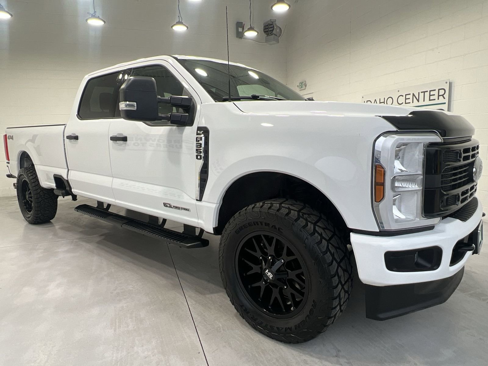 Used 2024 Ford F350 XLT image 2