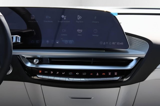 New 2025 Cadillac Lyriq Luxury image 25