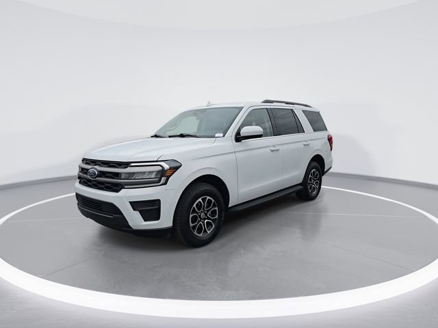 Used 2024 Ford Expedition XLT image 3