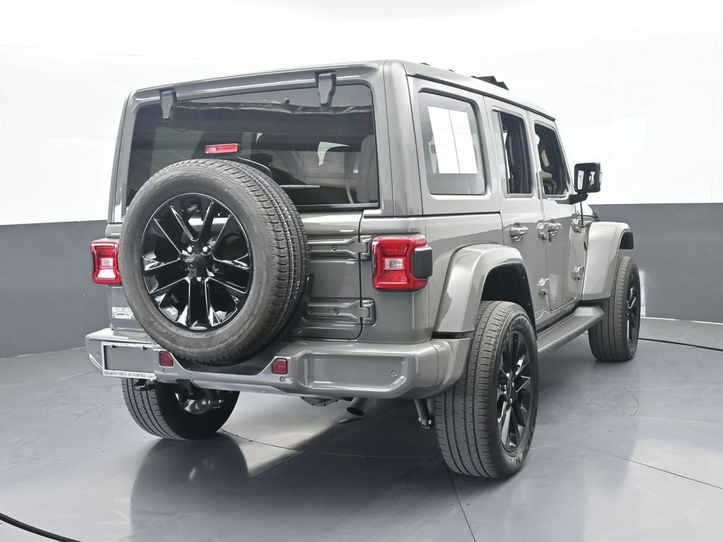 Used 2022 Jeep Wrangler Unlimited Sahara AWD/4WD image 5