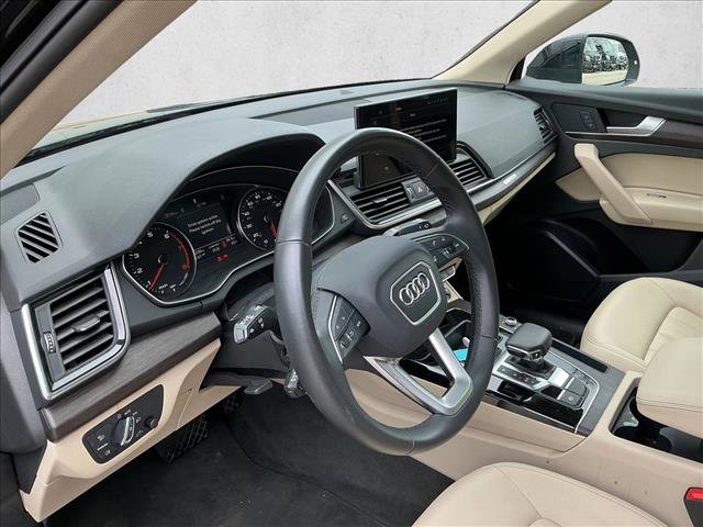 Used 2023 Audi Q5 2.0T Premium w/ Convenience Package AWD/4WD image 7