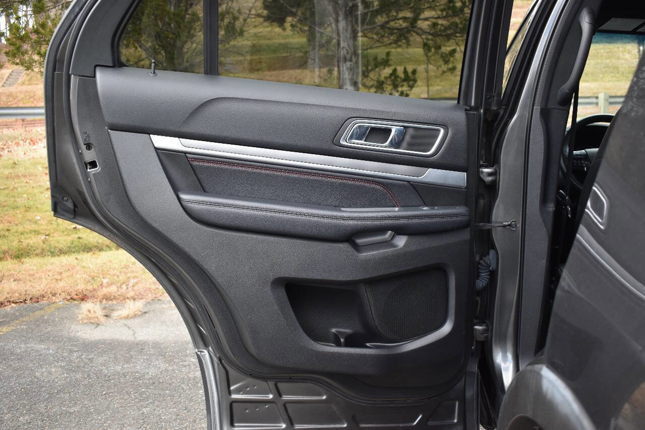 Used 2017 Ford Explorer Sport w/ Equipment Group 401A image 10