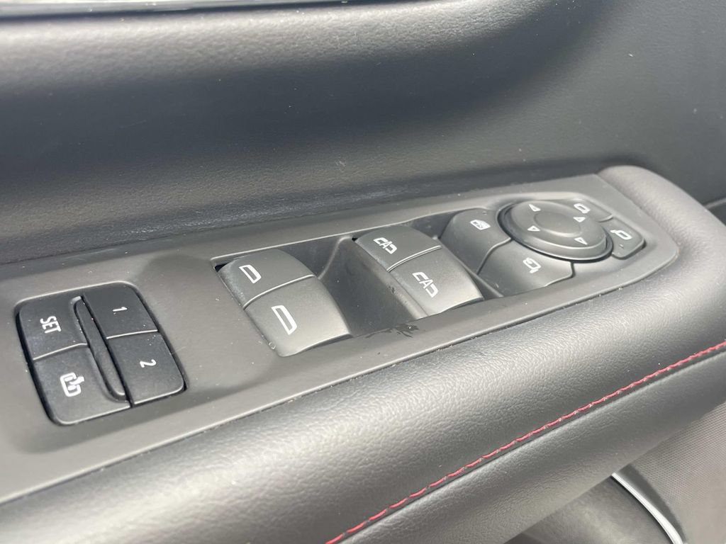 Used 2022 Chevrolet Tahoe RST w/ Luxury Package RWD image 18