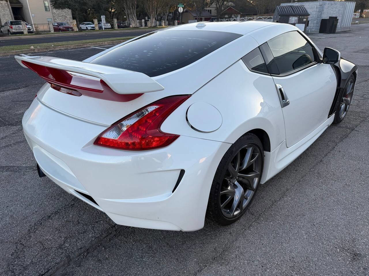 Used 2016 Nissan 370Z Coupe image 6