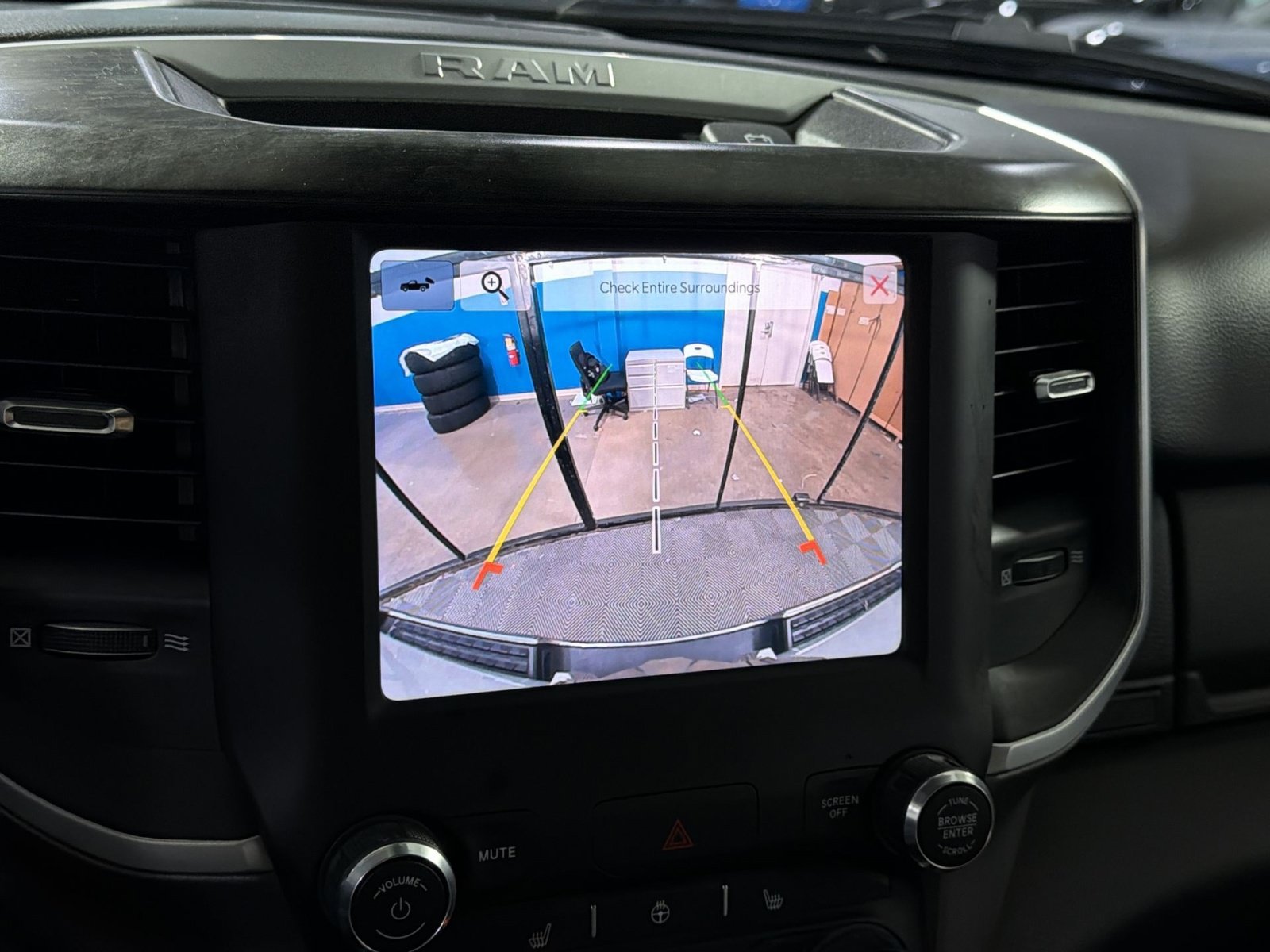Used 2022 RAM 1500 Big Horn AWD/4WD image 33
