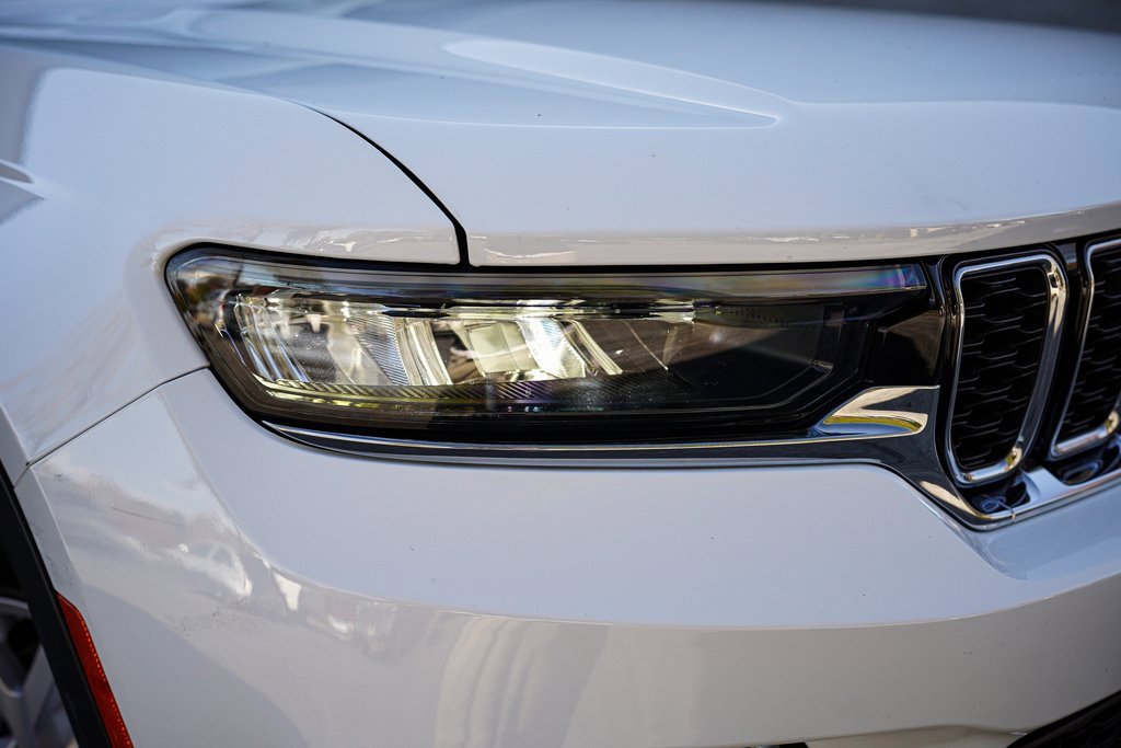 Used 2022 Jeep Grand Cherokee Limited image 6