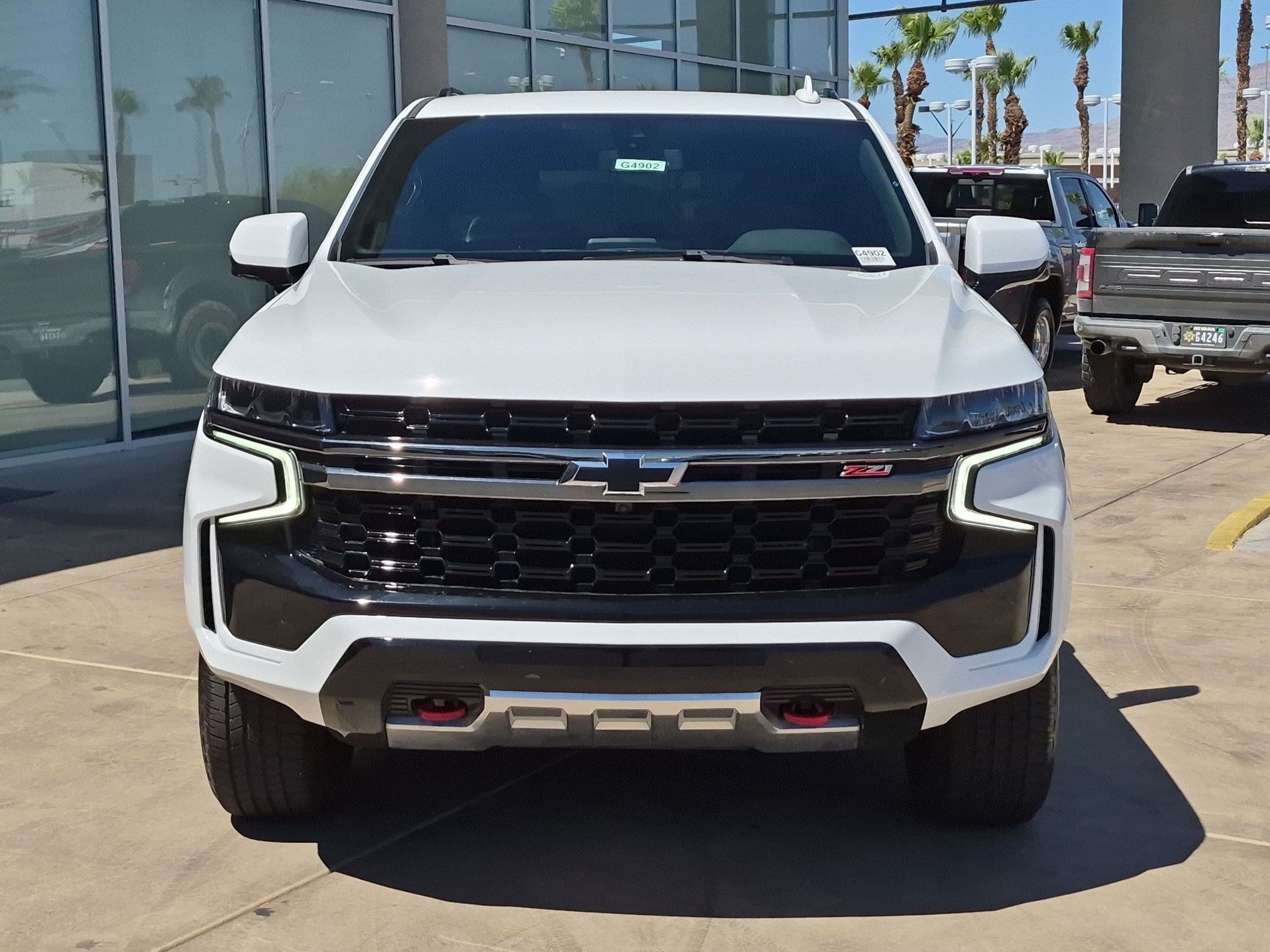 Certified 2022 Chevrolet Tahoe Z71 w/ Luxury Package AWD/4WD image 8