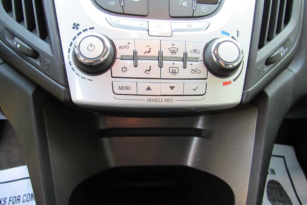 Used 2010 Chevrolet Equinox LT AWD/4WD image 24