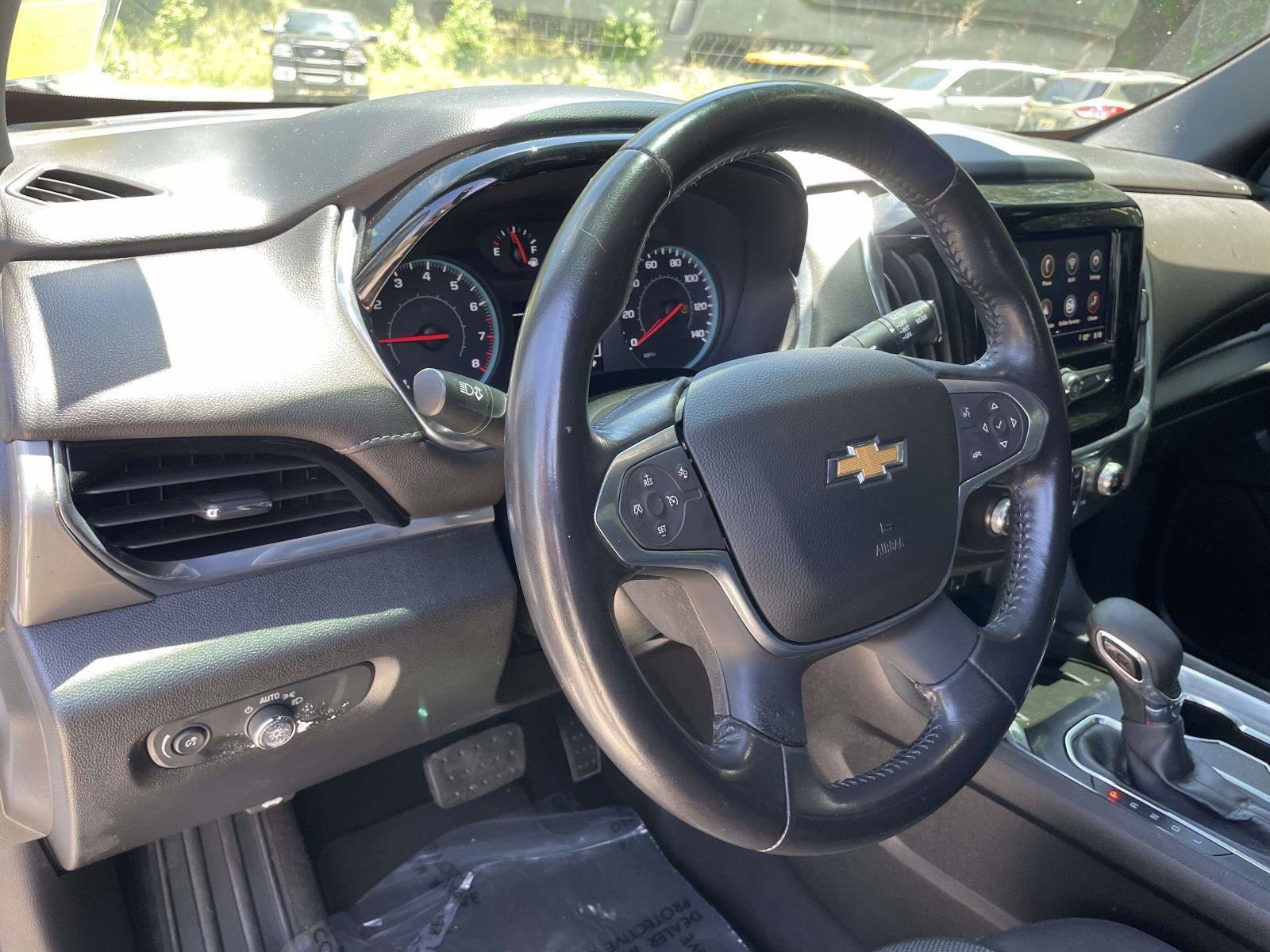 Used 2022 Chevrolet Traverse LT FWD image 7