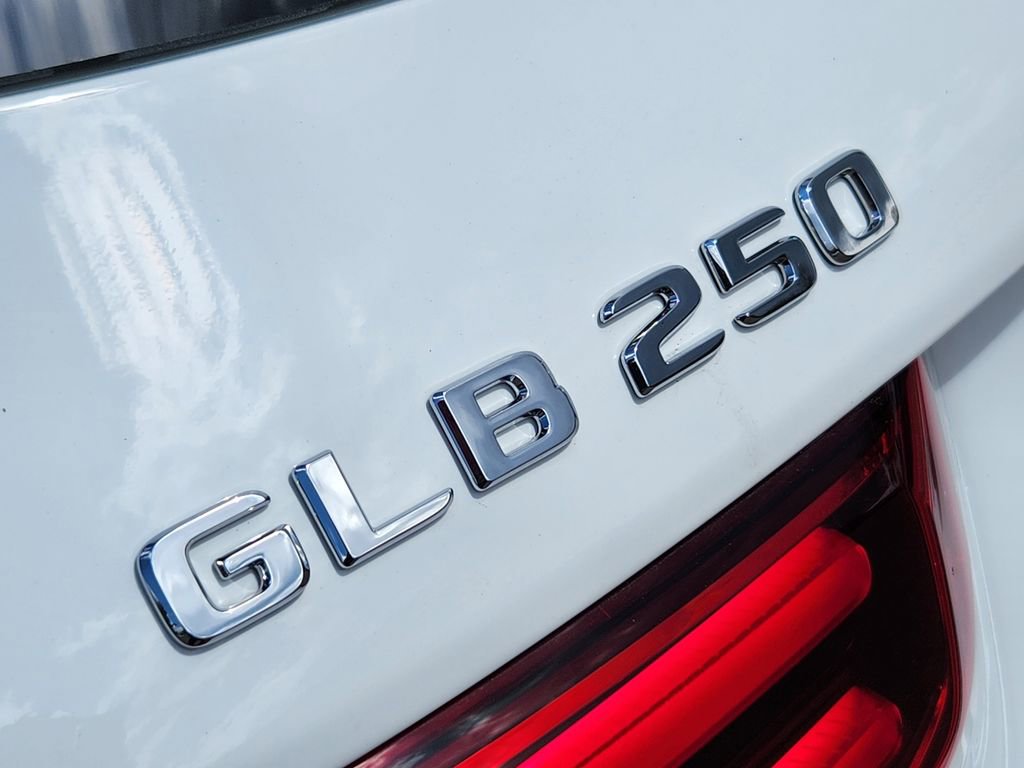 New 2026 Mercedes-Benz GLB 250 4MATIC image 11