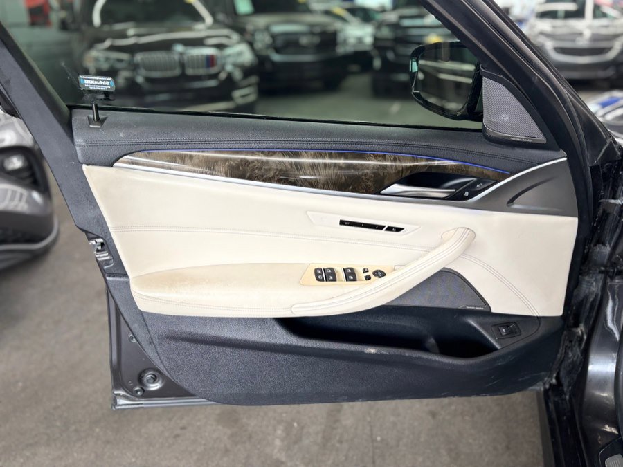 Used 2018 BMW M550i xDrive AWD/4WD image 10