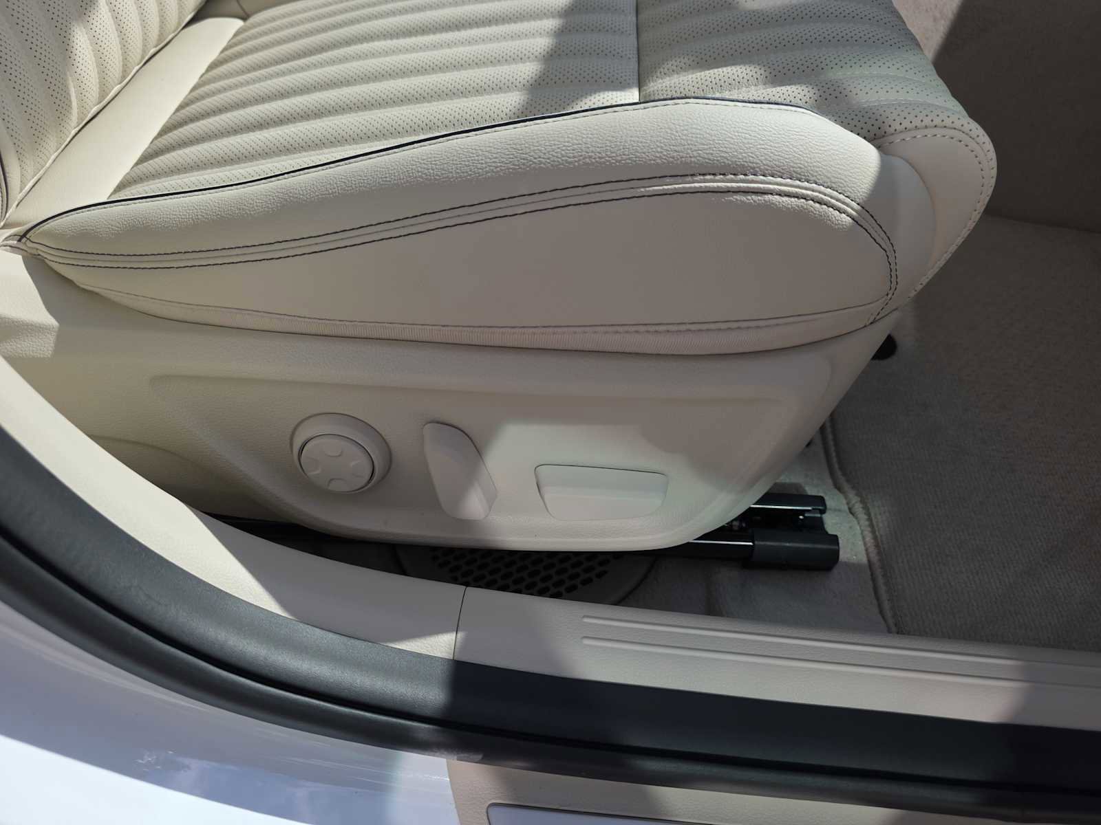 New 2026 Genesis G70 2.5T Prestige image 22