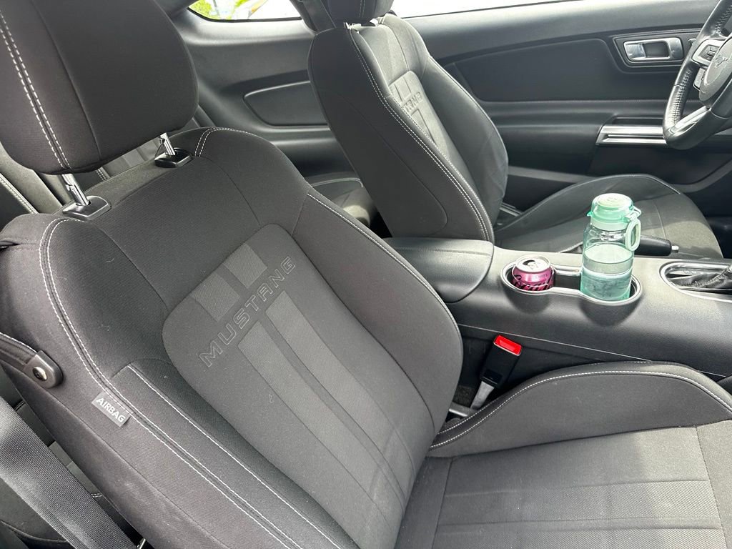 Used 2018 Ford Mustang Coupe RWD image 9