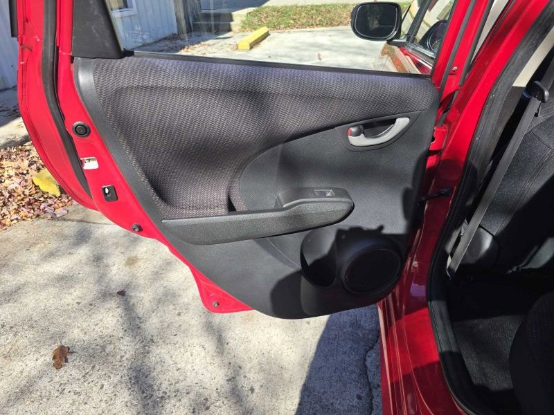 Used 2013 Honda Fit Sport image 27