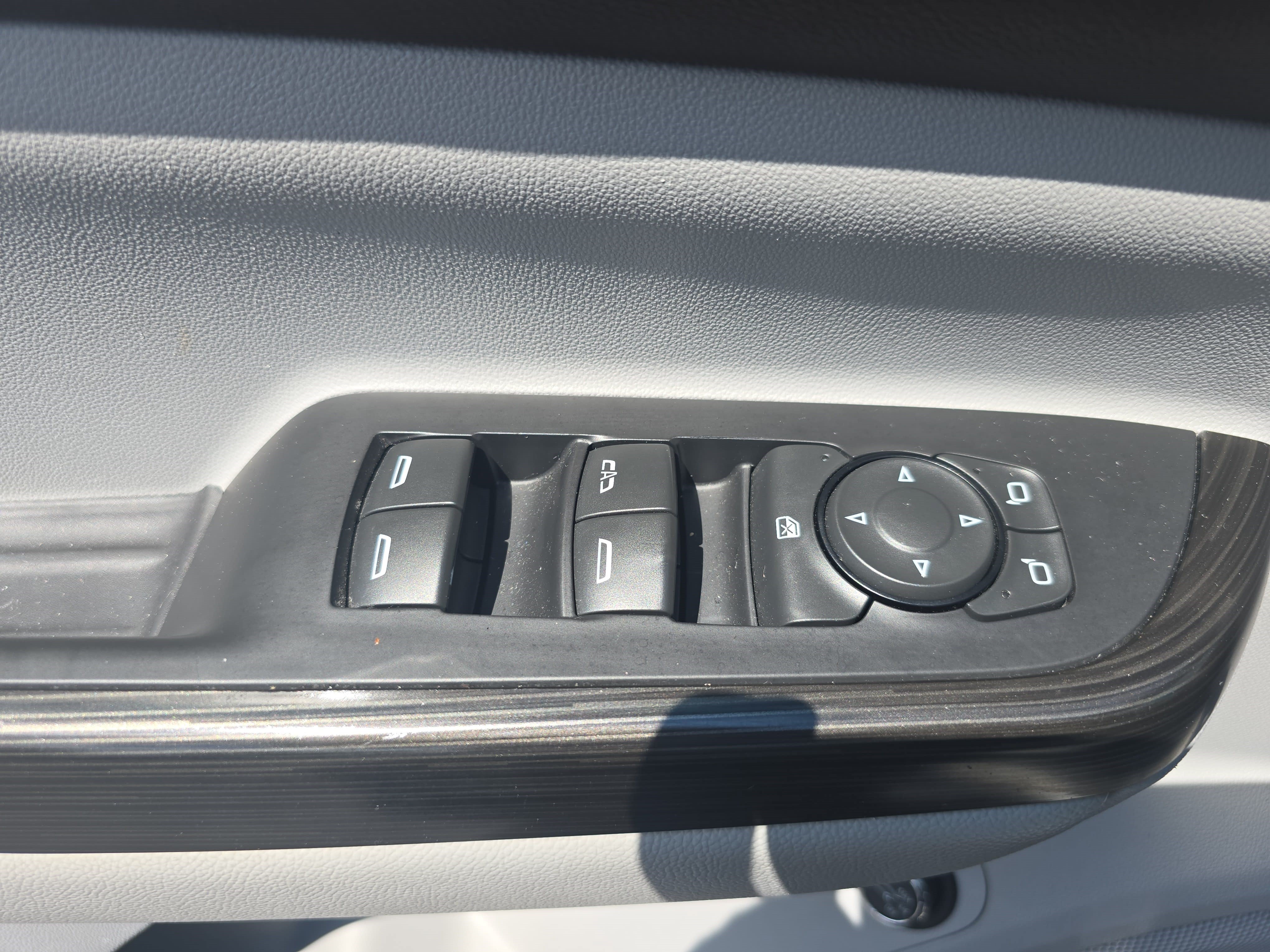 Used 2017 GMC Acadia SLT FWD image 29