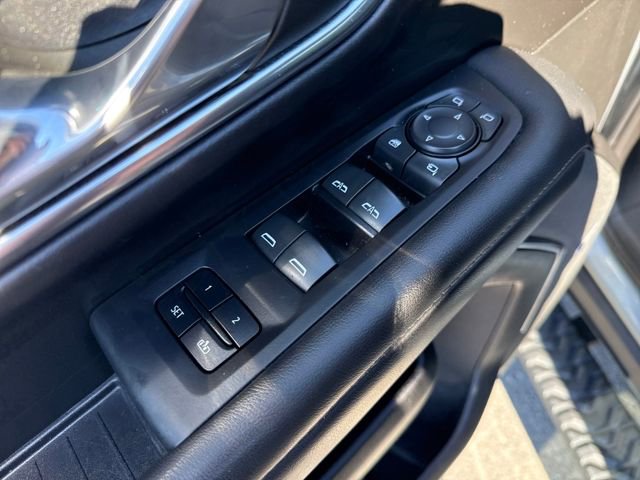 Used 2024 Chevrolet Suburban Z71 w/ Luxury Package image 11