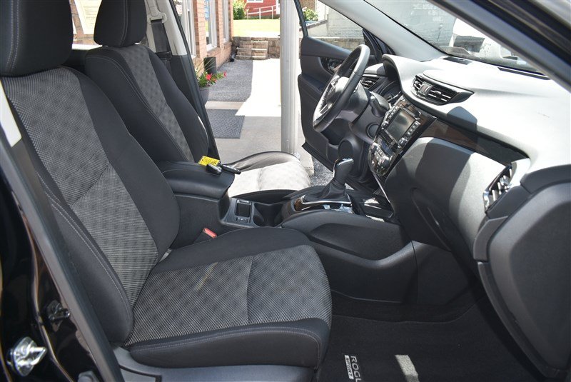 Used 2019 Nissan Rogue Sport SV w/ Technology Package AWD/4WD image 26