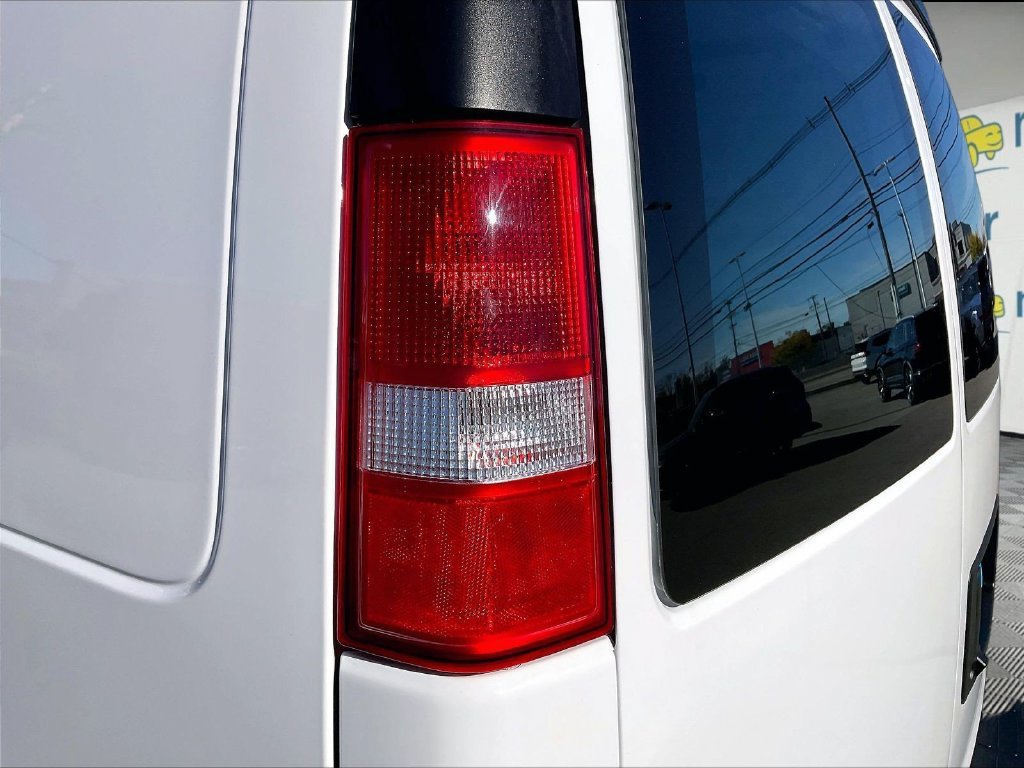 Used 2025 GMC Savana 2500 w/ Driver Convenience Package RWD image 31