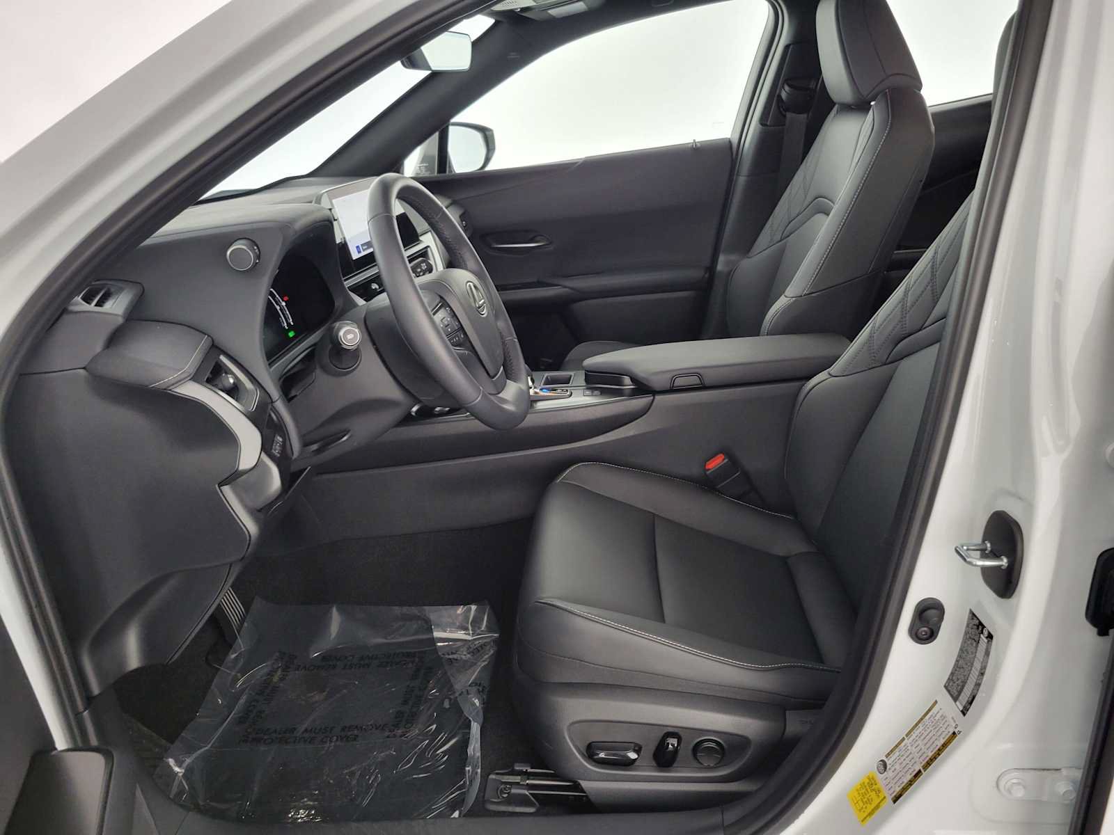 Certified 2026 Lexus UX 300h FWD image 20