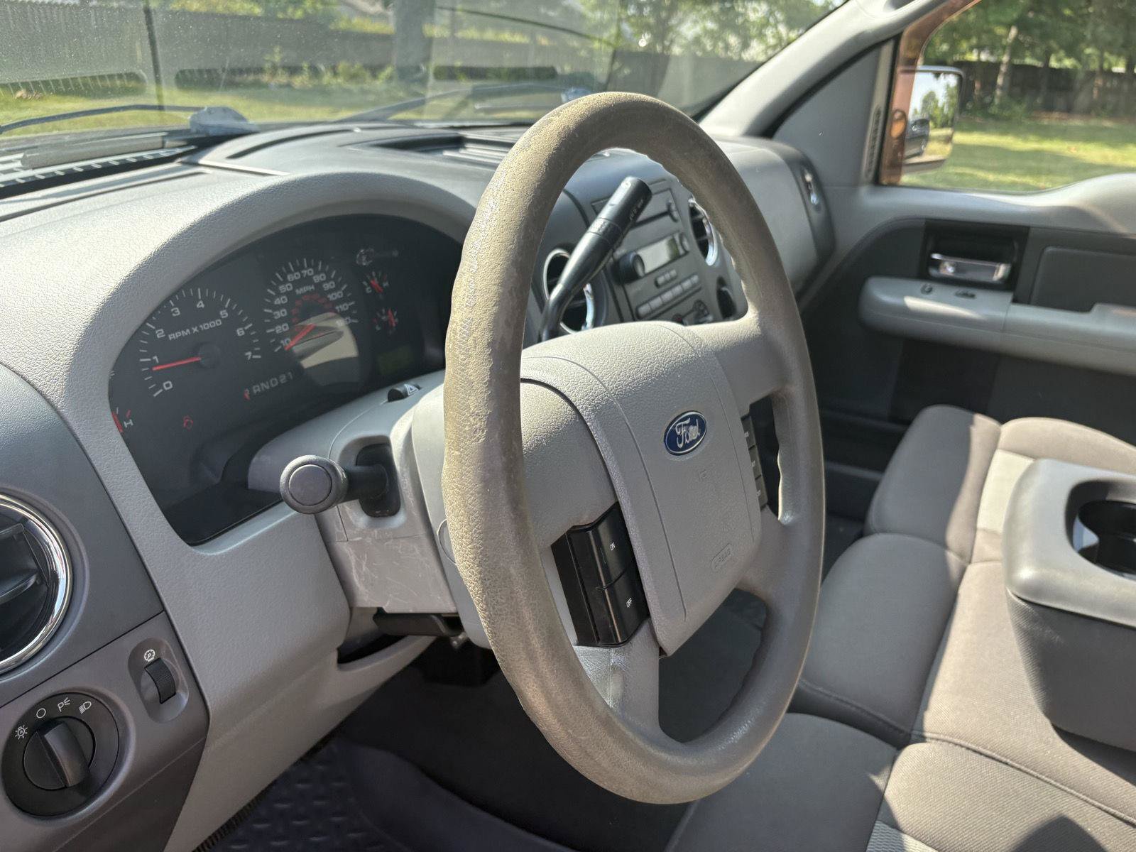Used 2005 Ford F150 Lariat RWD image 5