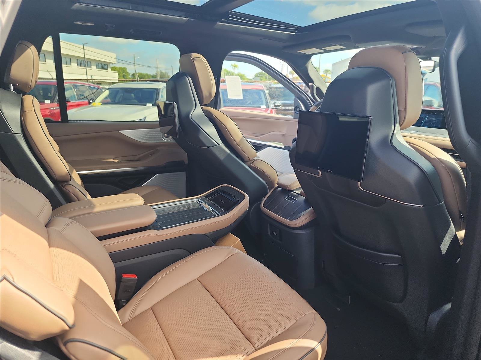 New 2025 Lincoln Navigator L Black Label AWD/4WD image 27
