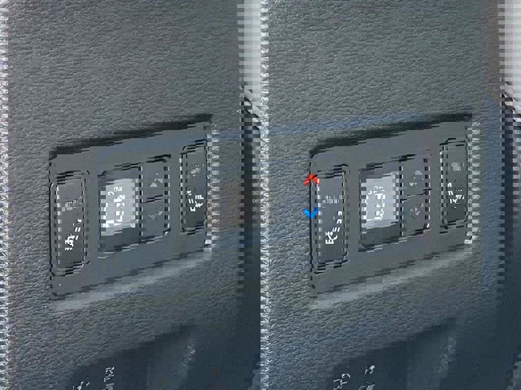 New 2025 Mitsubishi Outlander SEL image 13