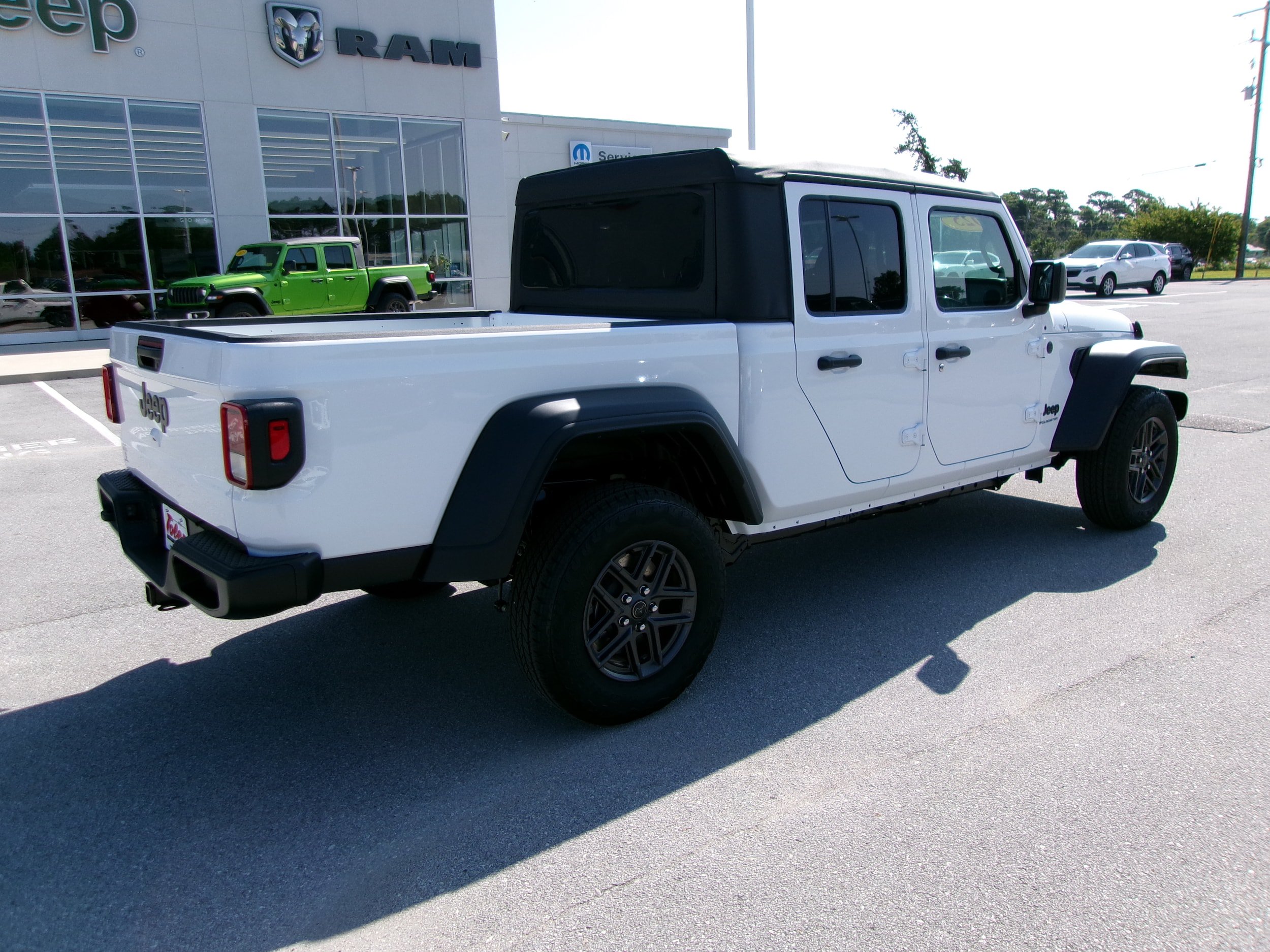 New 2025 Jeep Gladiator Sport AWD/4WD image 4