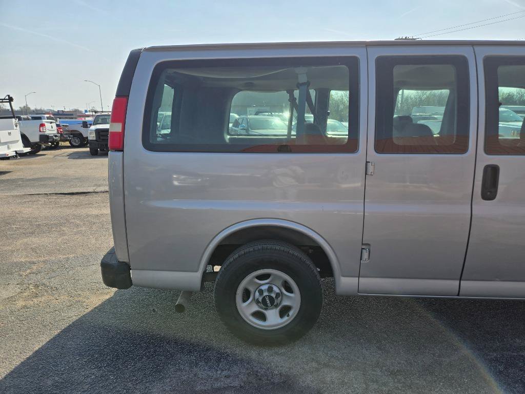 Used 2006 GMC Savana 1500 Passenger RWD image 14