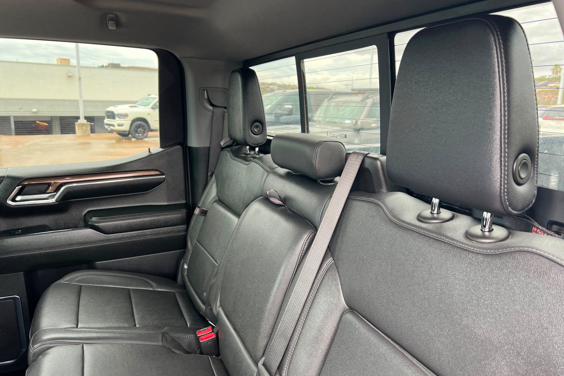 Used 2024 Chevrolet Silverado 1500 LT Trail Boss w/ Convenience Package II AWD/4WD image 21