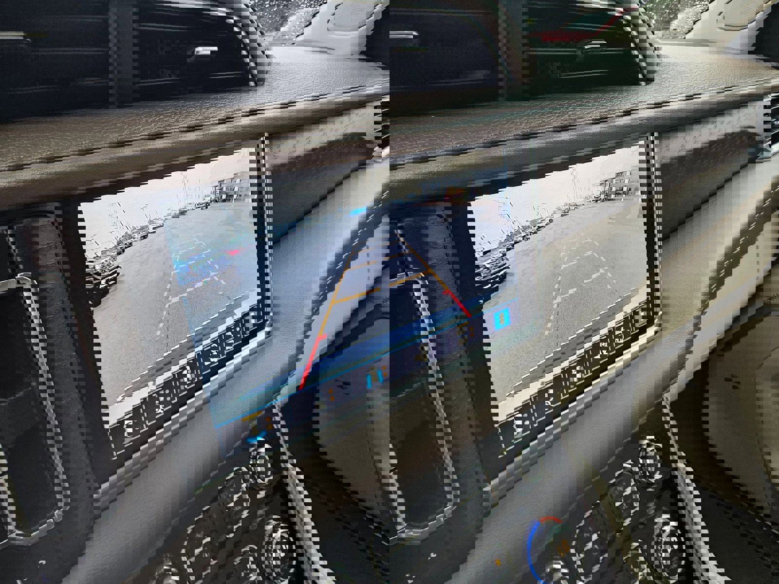 Used 2021 GMC Yukon Denali w/ Denali Premium Package image 18