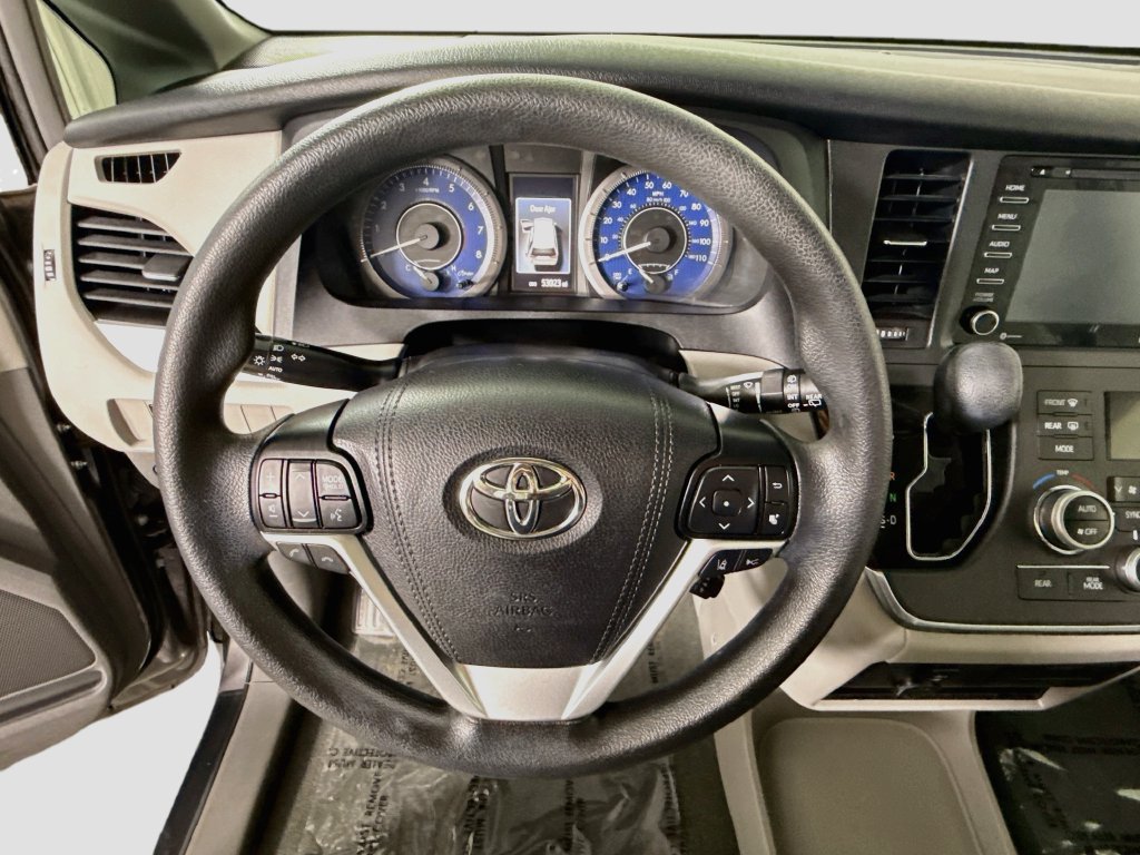 Certified 2019 Toyota Sienna LE AWD/4WD image 20