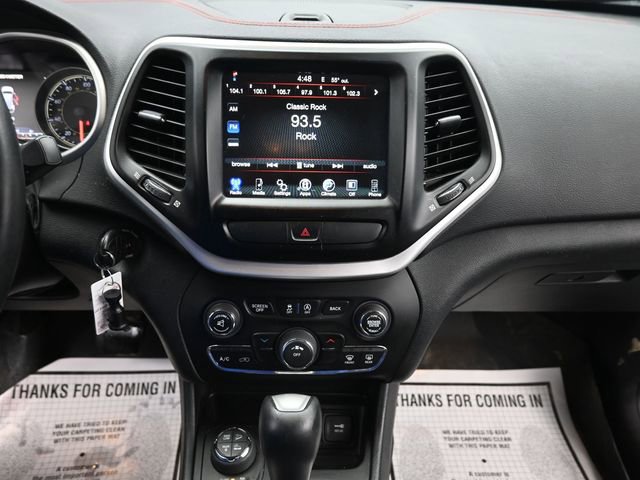 Used 2016 Jeep Cherokee Trailhawk image 15