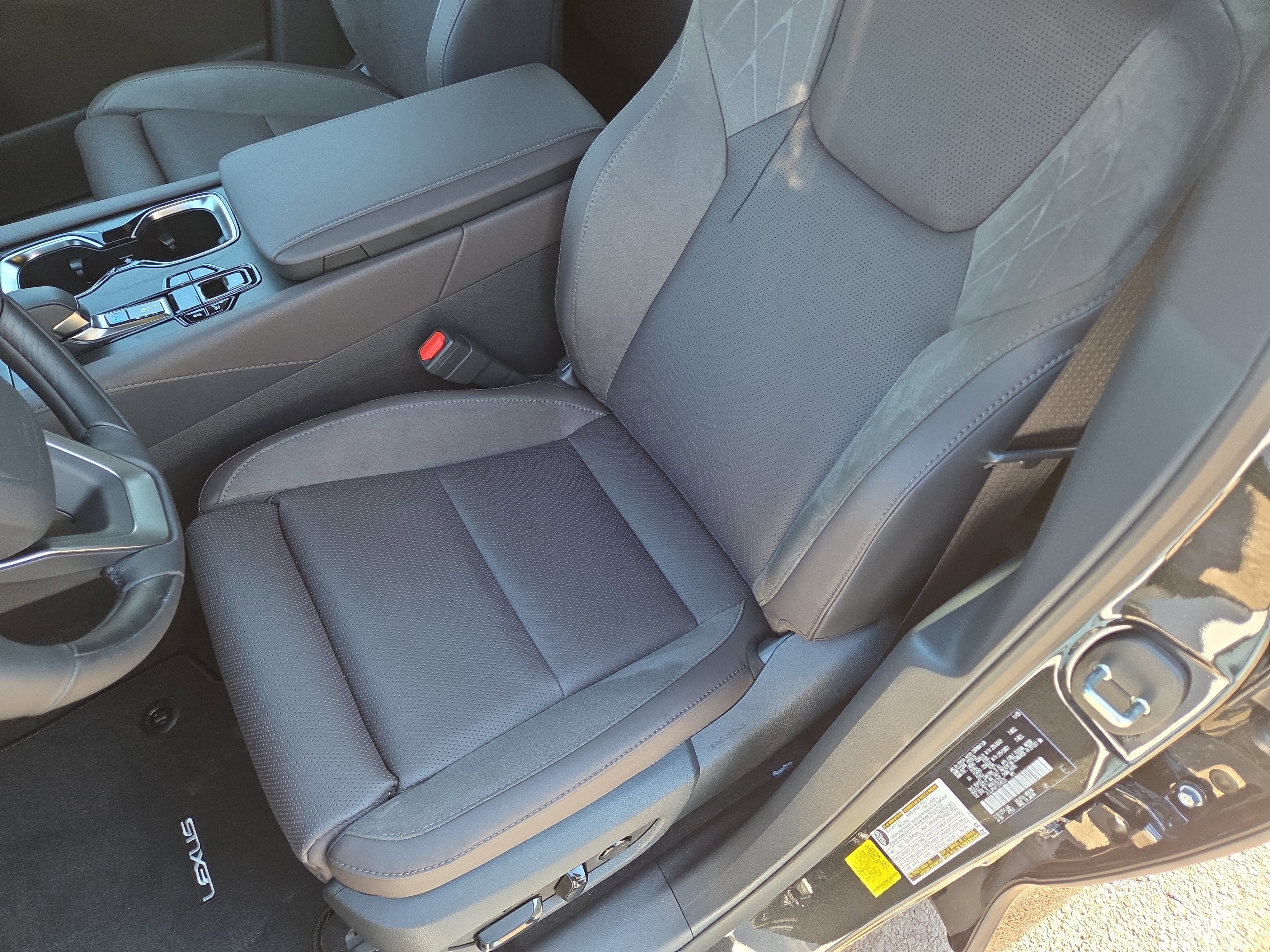 New 2026 Lexus RX 450h RX 450h+ Luxury image 6