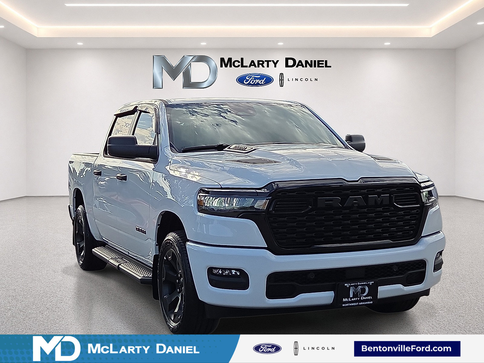 Used 2026 RAM 1500 Express AWD/4WD image 1