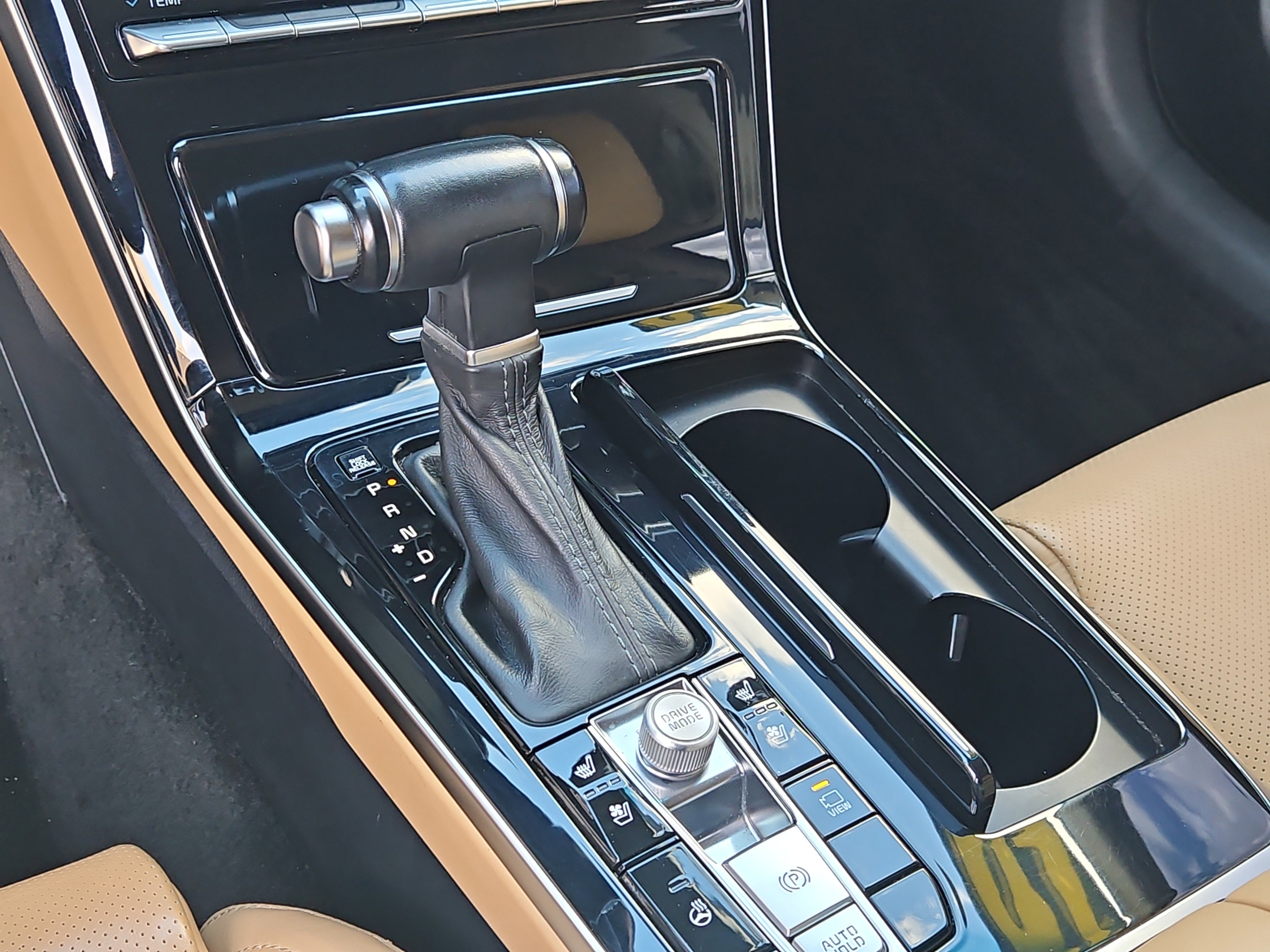 Used 2020 Kia Cadenza Limited image 22