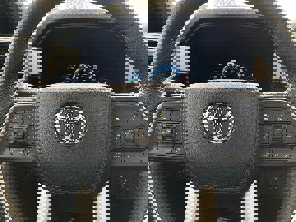 Used 2025 Toyota Tundra Limited image 20