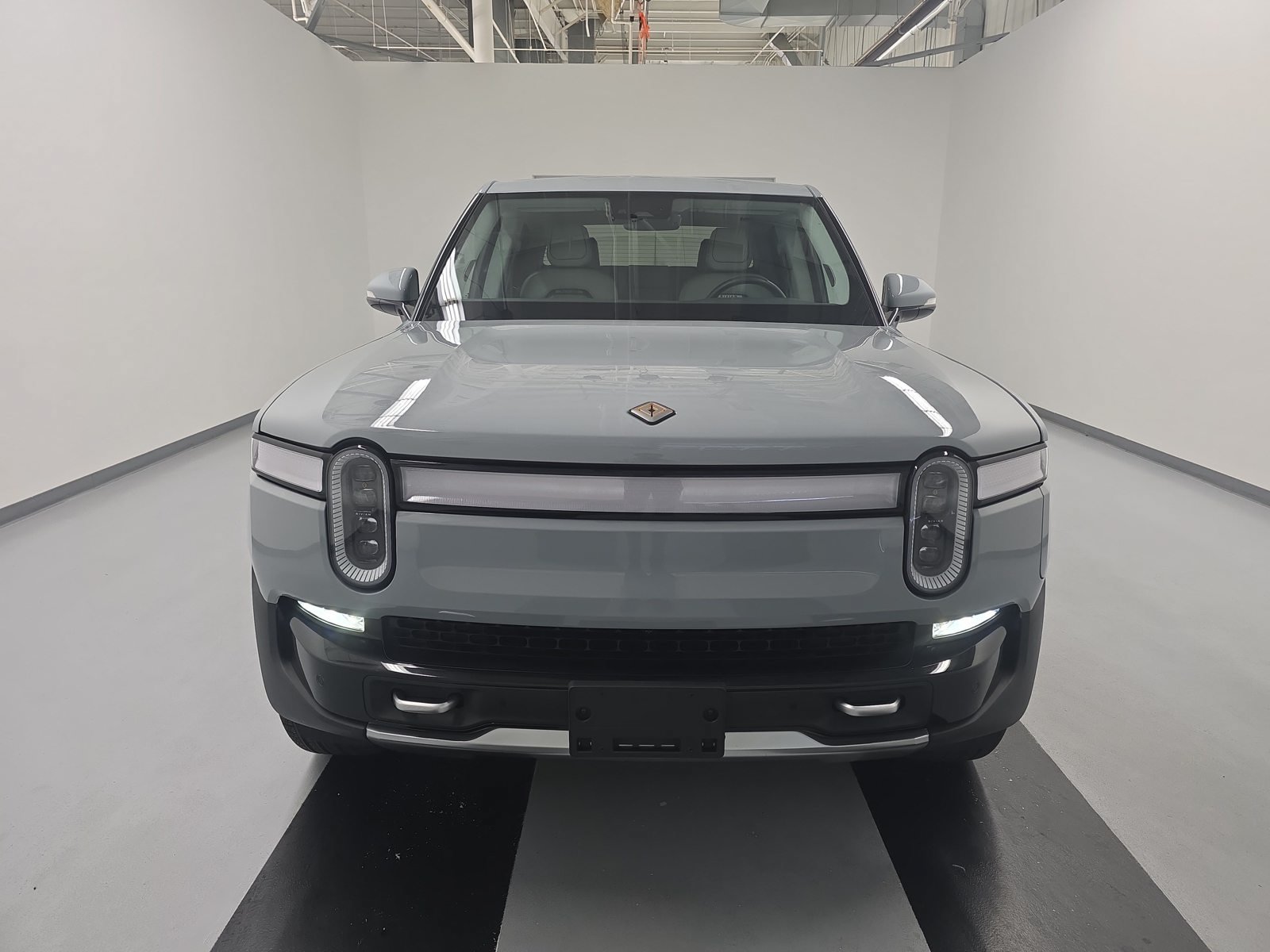 Used 2024 Rivian R1T Adventure Dual AWD/4WD image 8