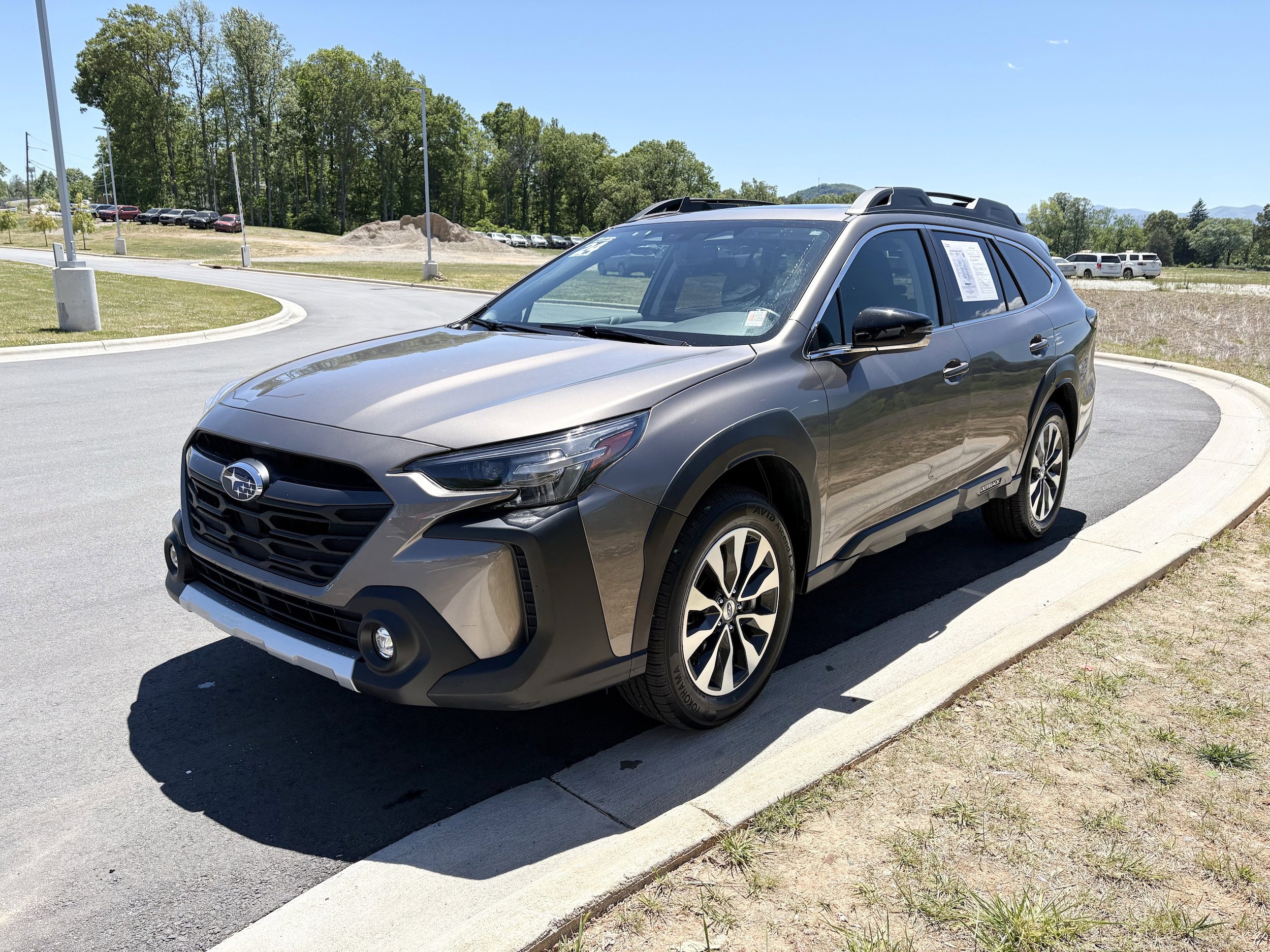 Certified 2024 Subaru Outback Limited XT AWD/4WD image 3