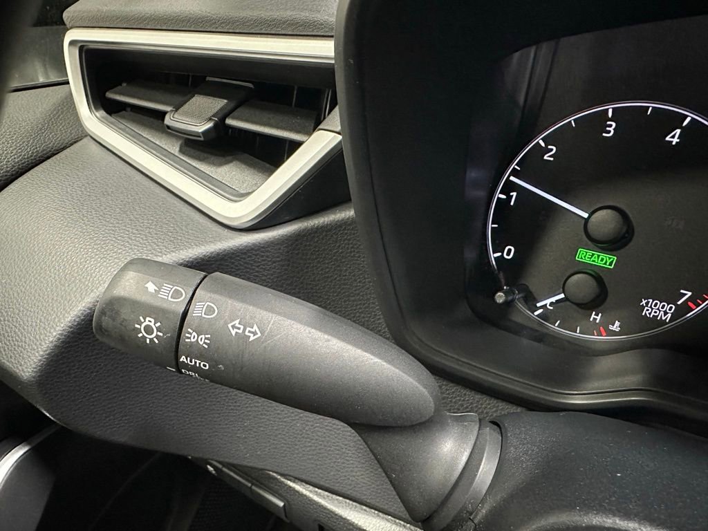 Used 2025 Toyota Corolla SE FWD image 21