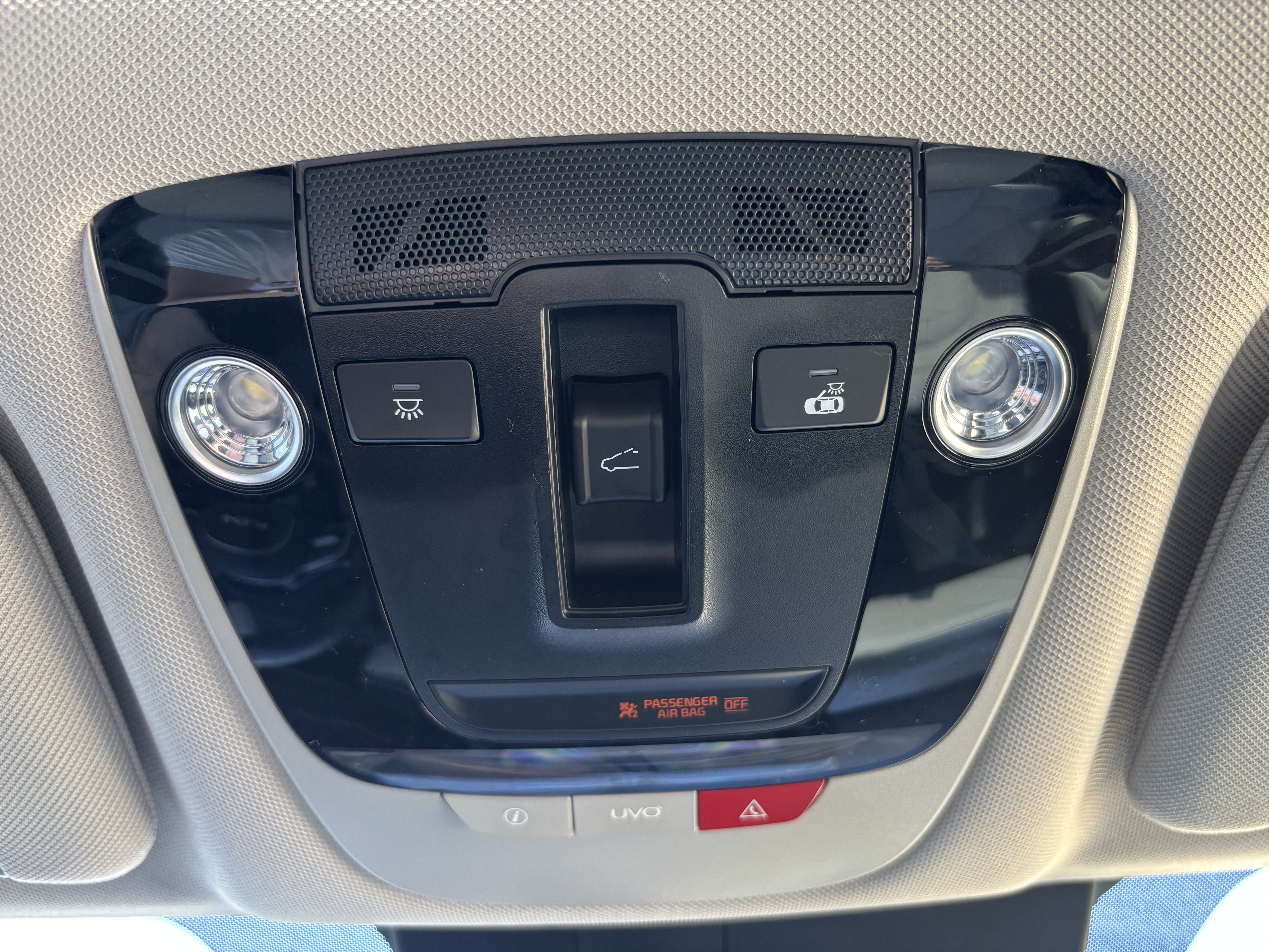 Used 2022 Kia Sorento S w/ Panoramic Sunroof Package FWD image 16