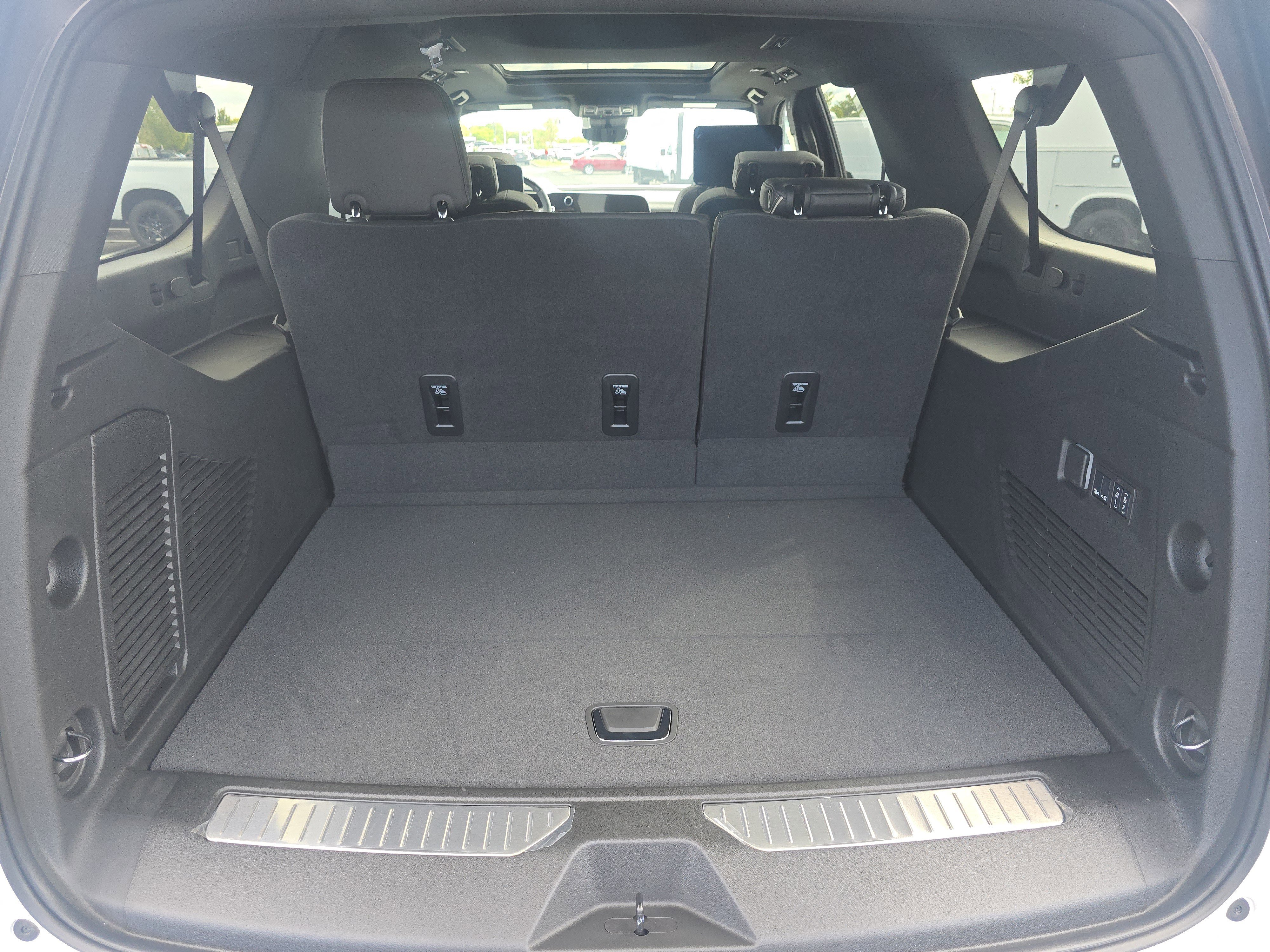 New 2025 Chevrolet Suburban Premier image 20