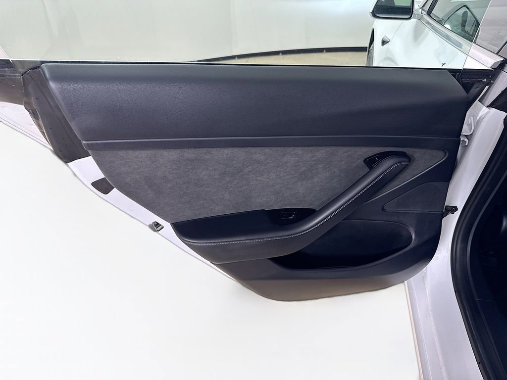 Used 2020 Tesla Model 3 Standard Range RWD image 22