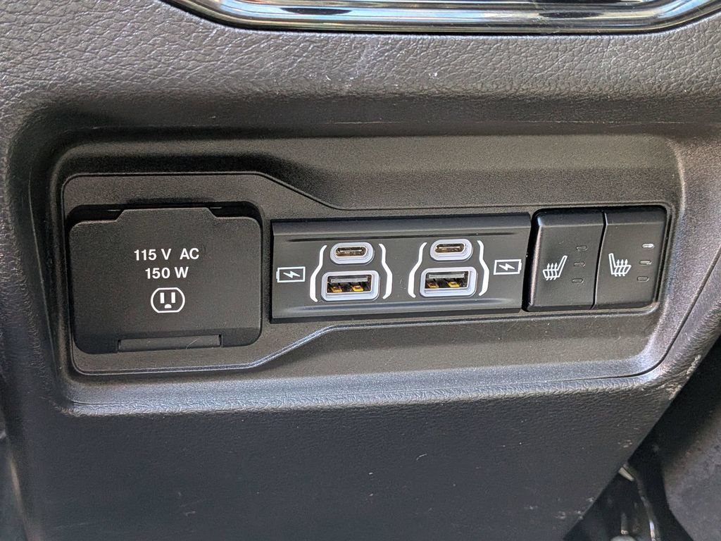 Used 2023 Jeep Grand Cherokee Limited AWD/4WD image 26