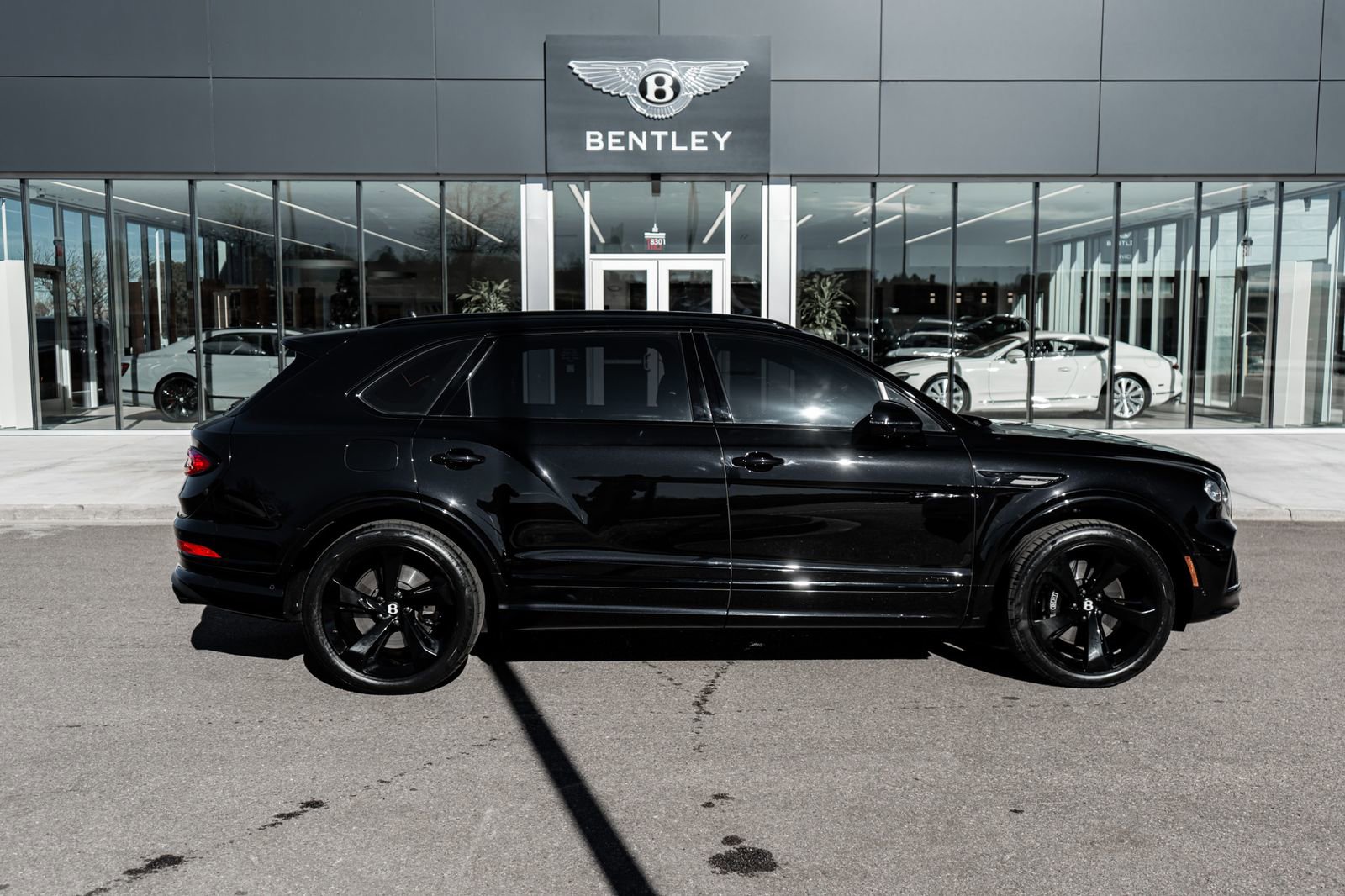 Used 2024 Bentley Bentayga Extended Wheelbase image 14