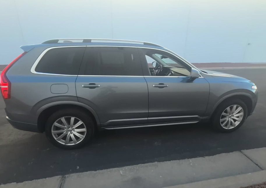 Used 2016 Volvo XC90 T6 Momentum w/ Protection Package Plus AWD/4WD image 5