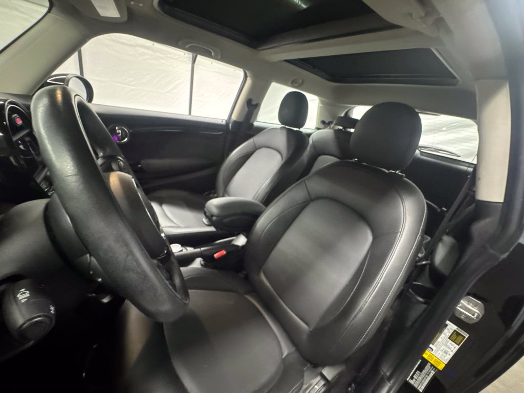 Used 2019 MINI Cooper 2-Door Hardtop w/ Signature Upholstery Package FWD image 8